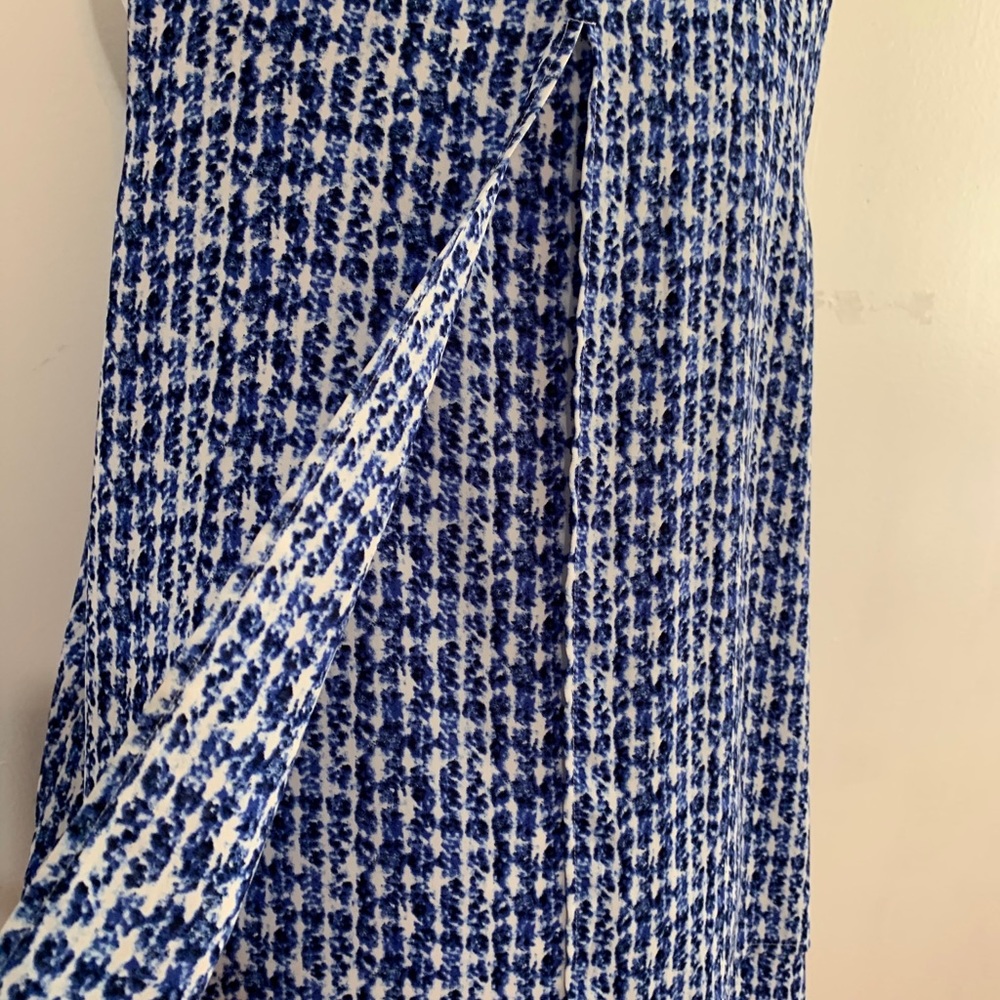 Chico’s Trapeze Blue & White Print Sleeveless Blouse - Picture 7 of 10
